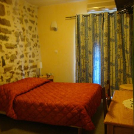 Le Bilboquet Hotel Le Puy-en-Velay Room photo