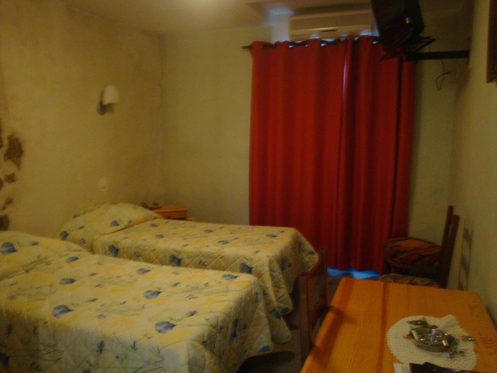 Le Bilboquet Hotel Le Puy-en-Velay Room photo